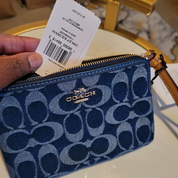 *NEW* CORNER ZIP COACH WRISTLET 🍒DENIM CHERRY🍒 COLLECTION - Picture 7 of 10